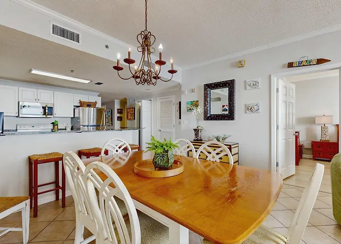 Holiday home Spacious Beachfront With Full Kitchen Shared Pool And Access *